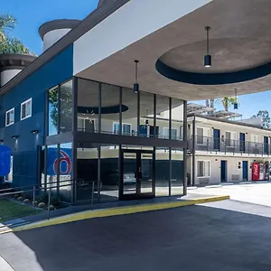 https://anaheim-rodeway-inn-suites.topanaheimhotels.com